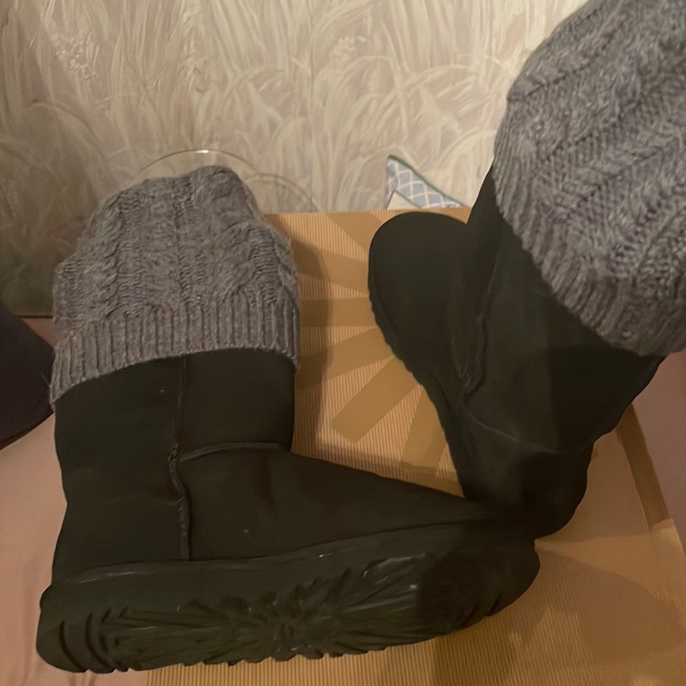 Practically New Ugg Sweater Boots